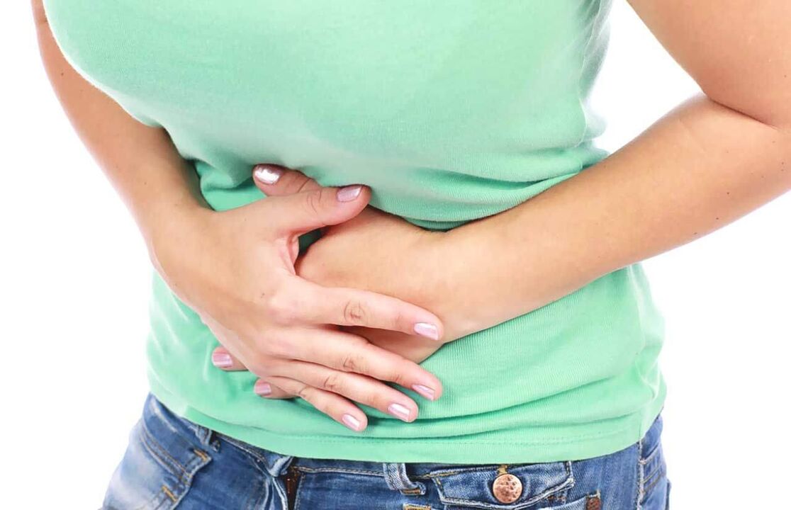 La gastrite s'accompagne de douleurs à l'estomac et nécessite un régime